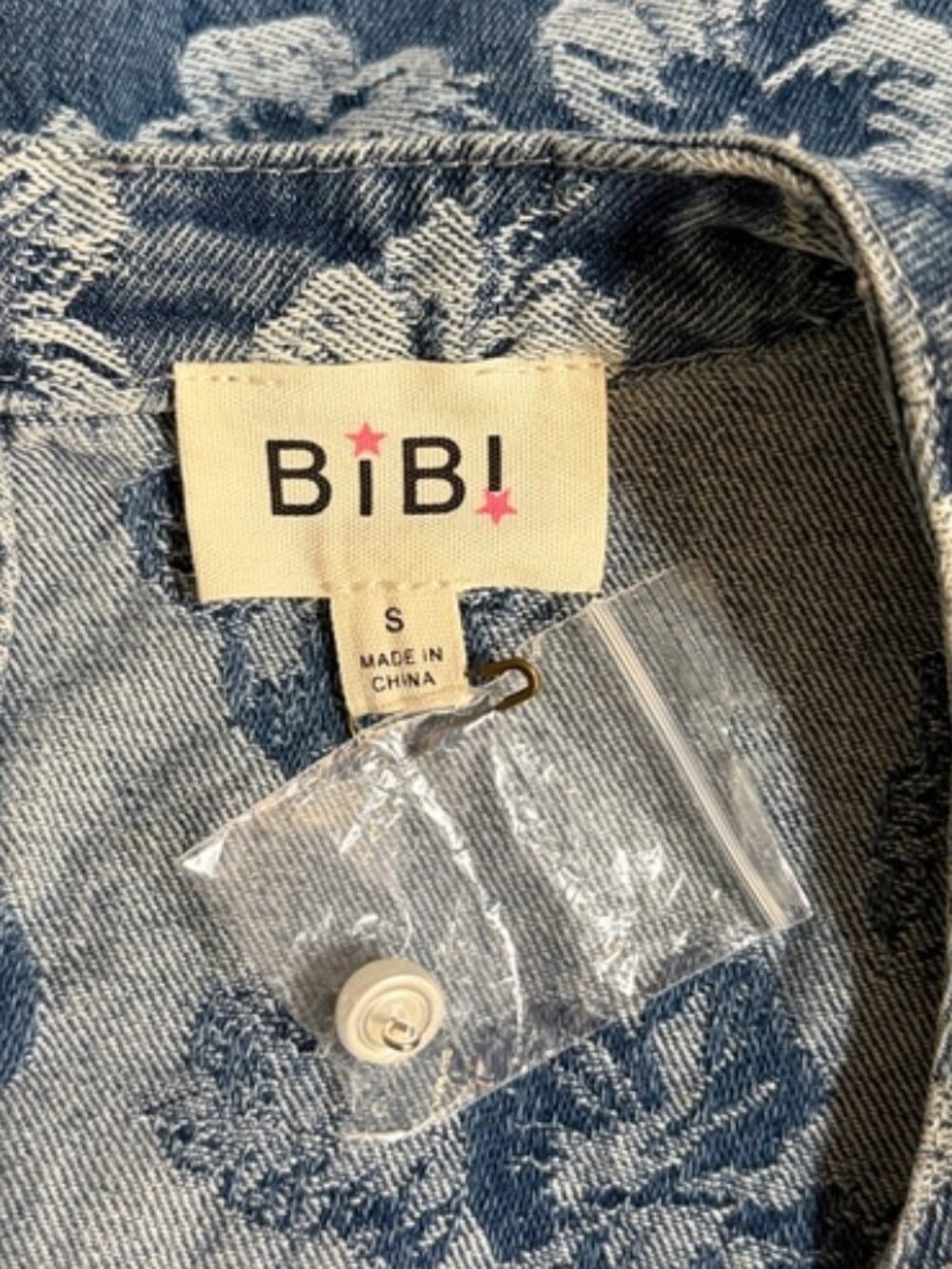 BiBi Floral Denim Chambray Top Pearl Beaded Ruffle Sleeve Boho Western Size S - Picture 11 of 12
